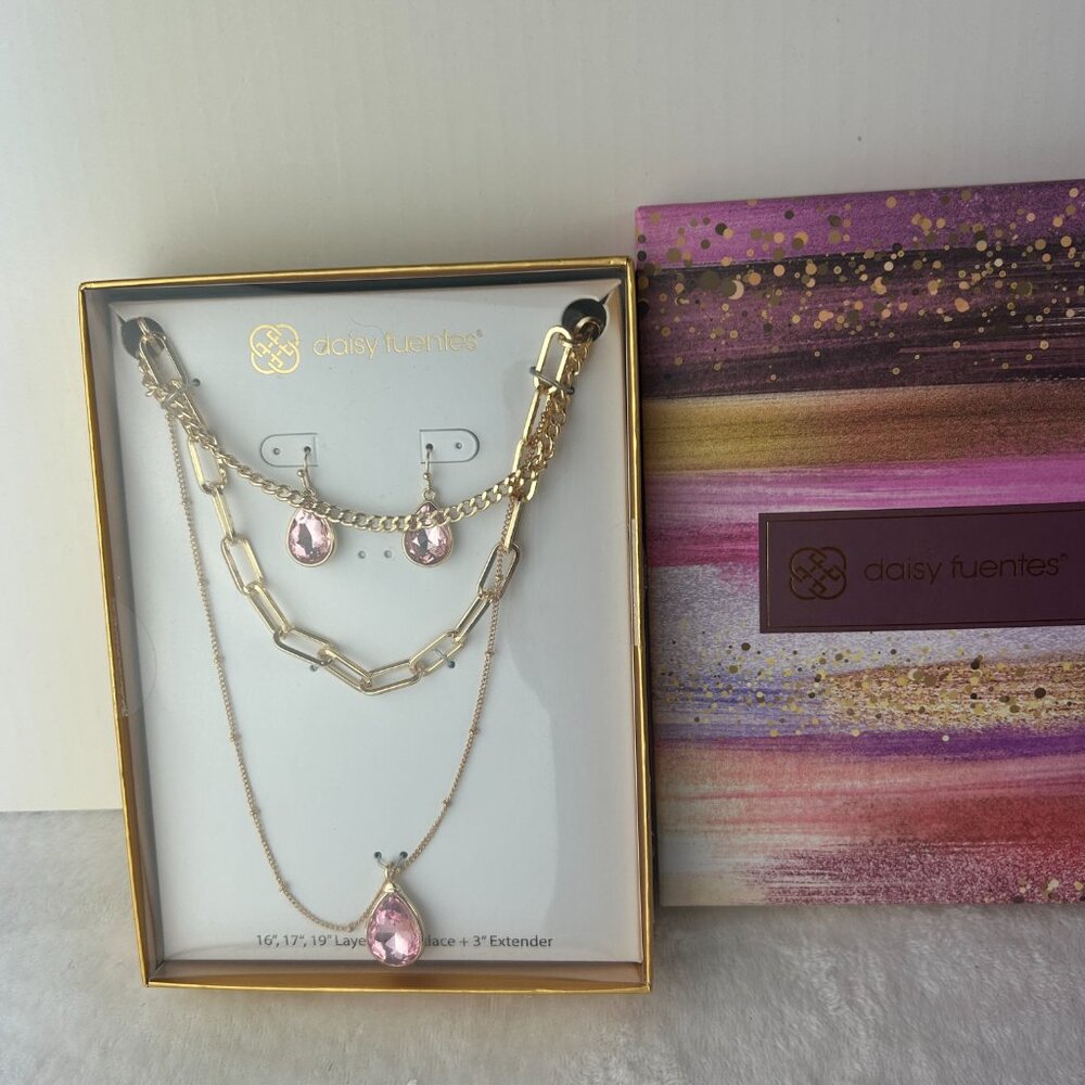 Daisy Fuentes pink & Gold Statement Pendant set, layered chain Necklace box set